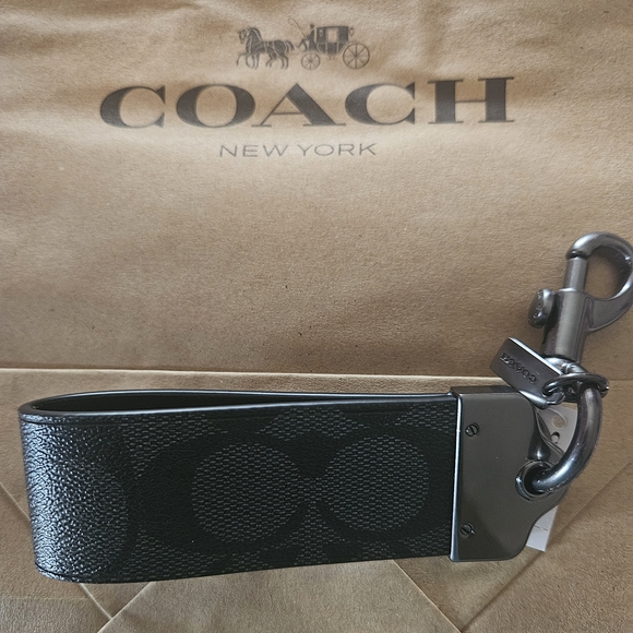 NWT Coach Loop Key Fob In Signature Canvas Characoal /Black - Picture 1 of 3